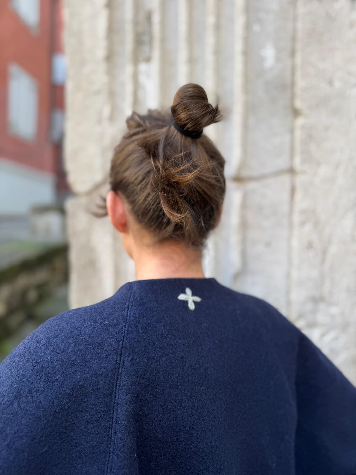 Giacca in lana ricamata a mano