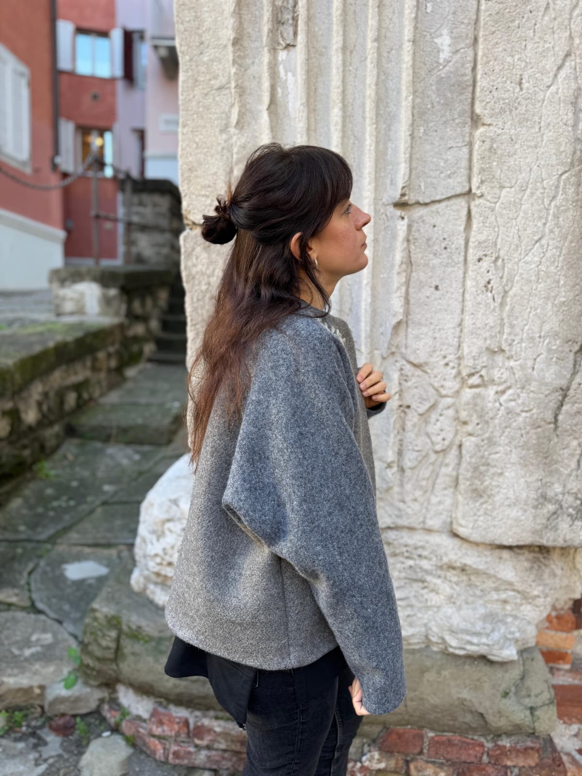 Giacca in lana ricamata a mano